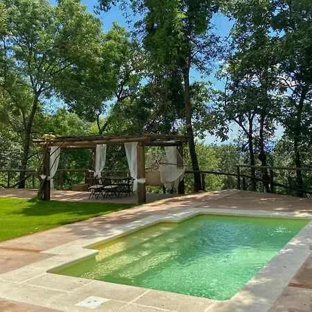 بيت للعطل Nice In With Wifi, 2 Bedrooms And Outdoor Swimming Pool