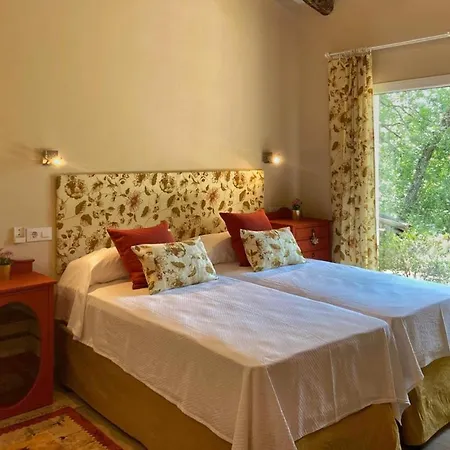بيت للعطل Nice In With Wifi, 2 Bedrooms And Outdoor Swimming Pool كانديليدا