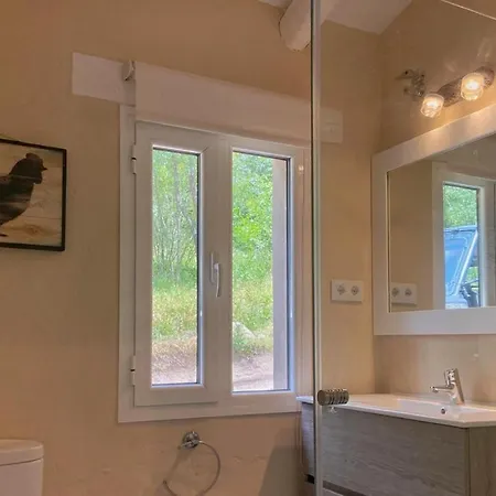 Nice In With Wifi, 2 Bedrooms And Outdoor Swimming Pool بيت للعطل *